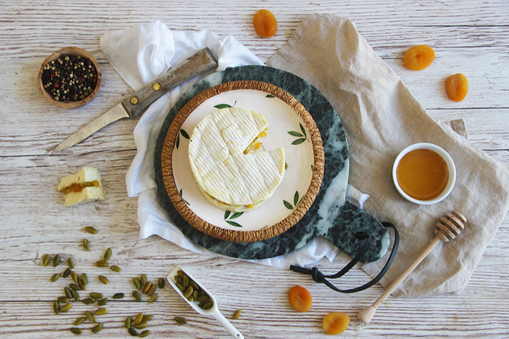 Camembert Farci Aux Abricot Secs Et Pistaches Not Parisienne