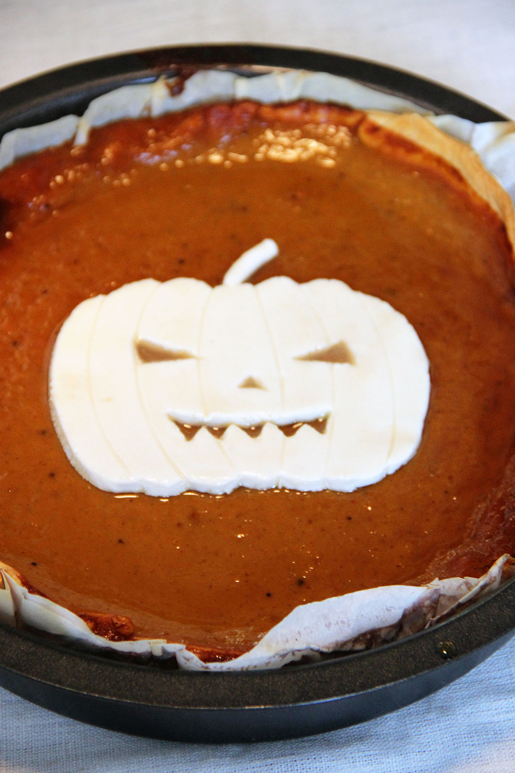 Halloween pumpkin pie | Not Parisienne