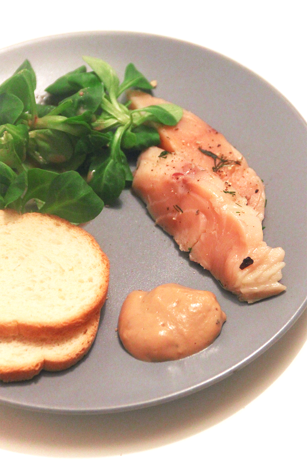 Recette saumon fumé sauce scandinave - Marie Claire