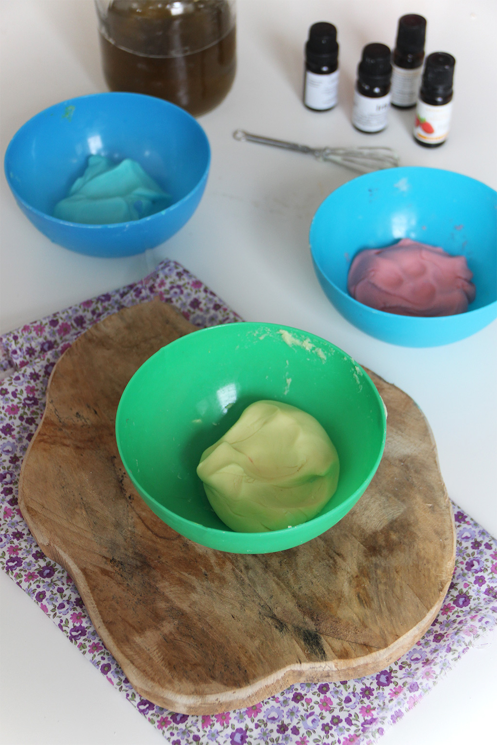 Fabriquer du savon avec l'aide des enfants : recettes et idées